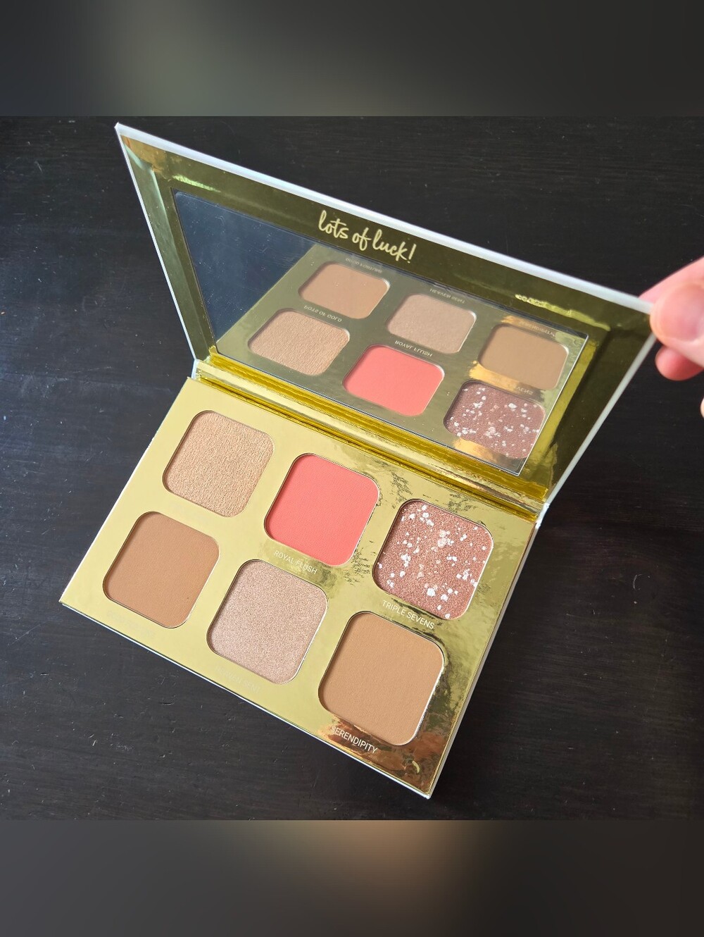 New True & Luscious Highlighter Palette